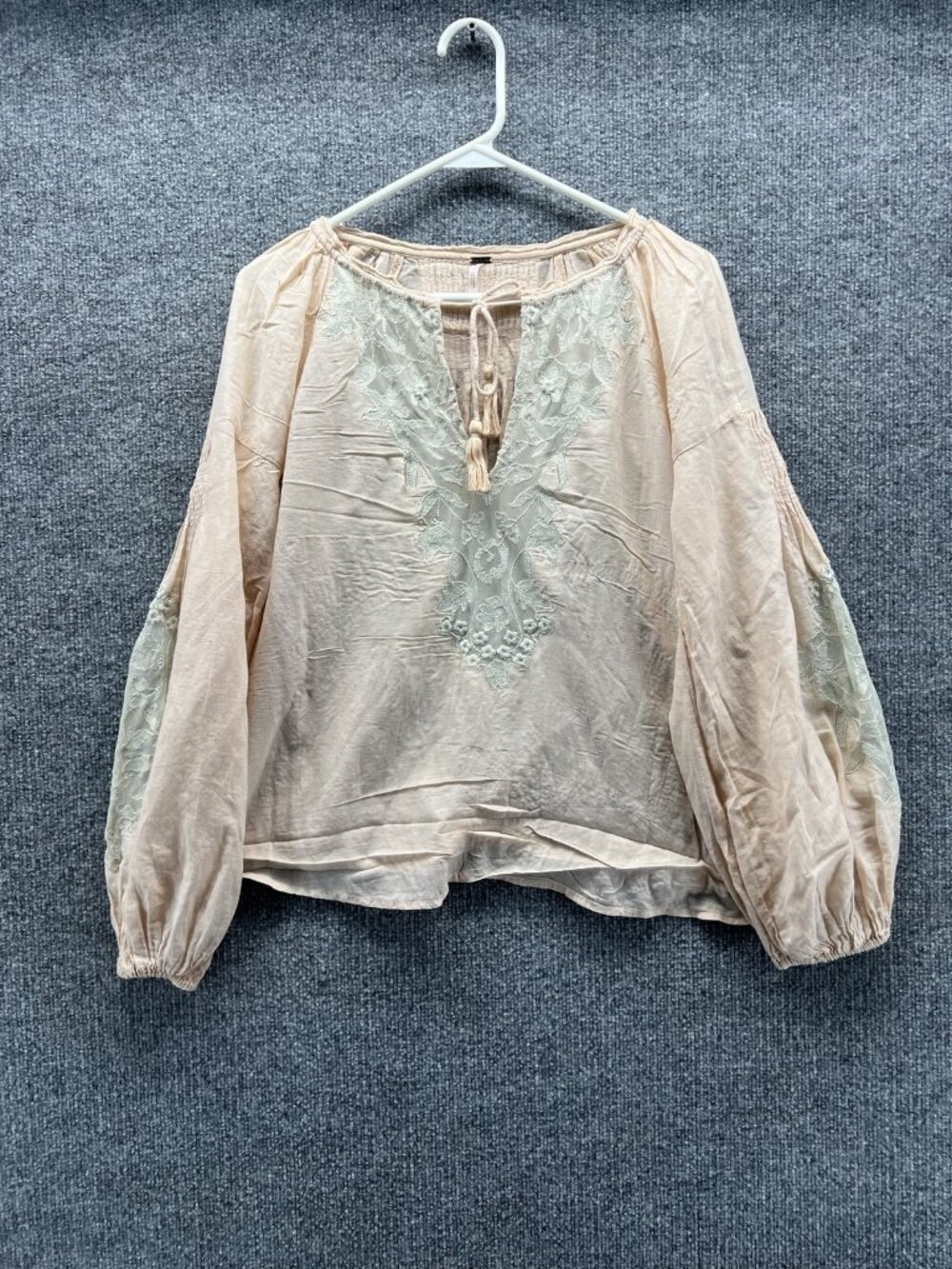 Free People Blouse Women XS Beige Scoop Neck Long Balloon Sleeve Embroidered